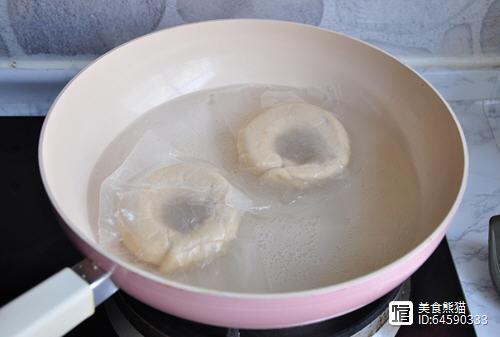先煮后烤的贝果面包5
